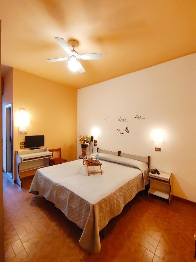 Hotel Palazzi Gabicce Mare Exterior photo